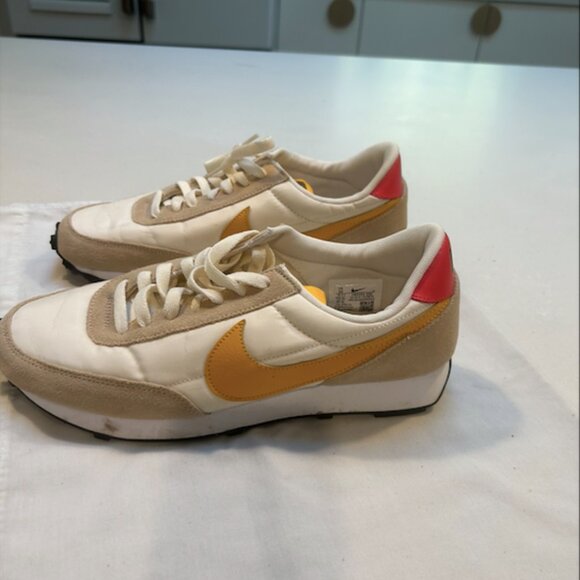 Nike Women's Daybreak Pale Ivory/Pollen Rise CK2351 102 - Picture 5 of 6